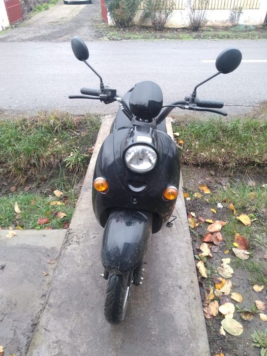 Se vinde scuter electric.