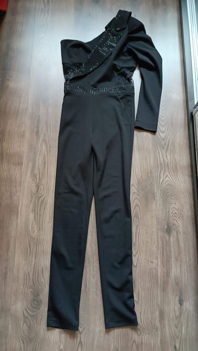 Vând rochii,mărime s-m