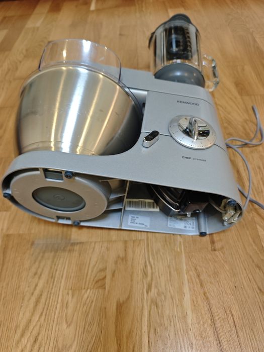 Robot bucătărie cu blender Kenwood Chef Premier, 1000w, bol 5 litri, foarte bine întreținut, import Germania.