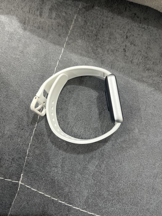 Продаю фитнес браслет Galaxy fit 3