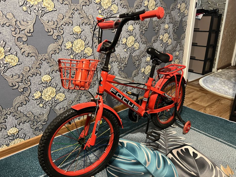 Детский велосипед продам