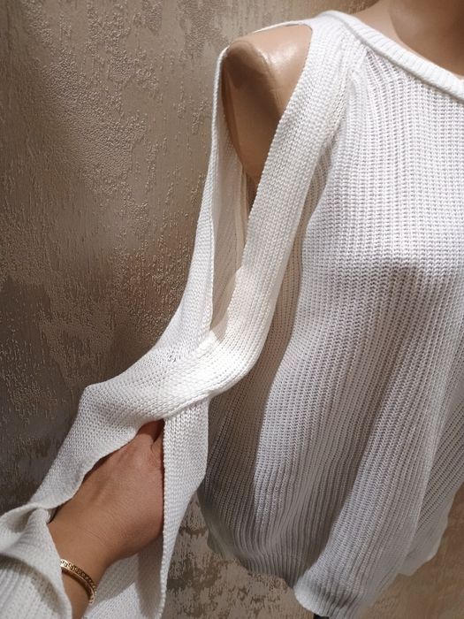 Екстравагантна блузка с интересен ръкав Л/ХЛ размер