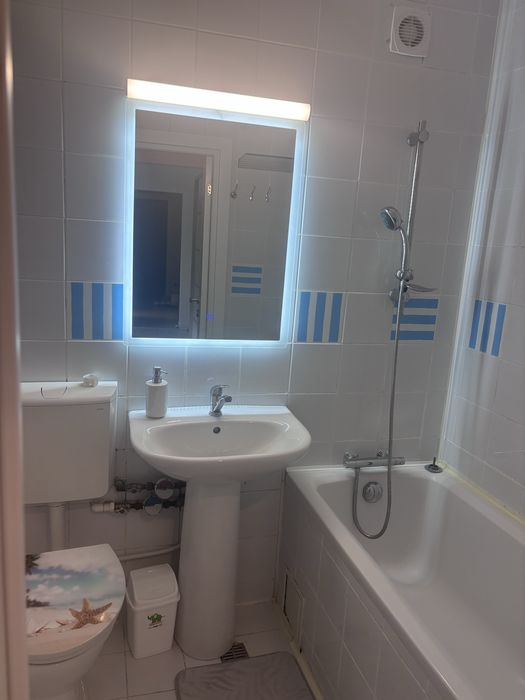 Inchiriez apartament 3 camere