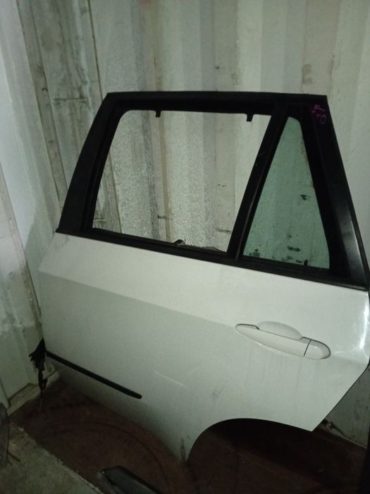 Задняя правая дверь BMW X5 E70