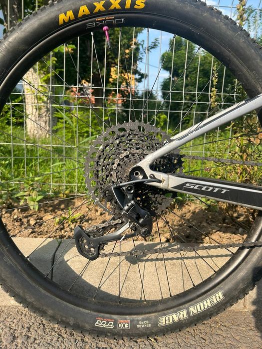 Vând bicicletă Scott Spark Custom