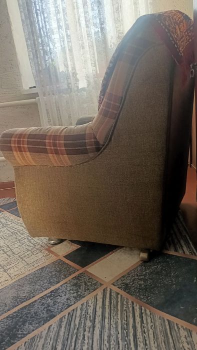 Продам Два кресла б/у .