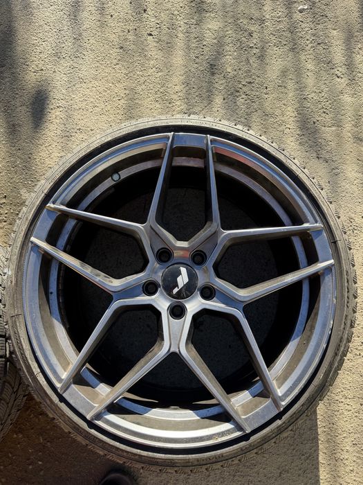 Jante japan racing cu anvelope de iarna 235/35 R19