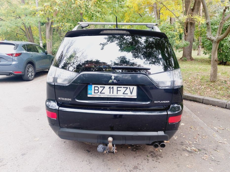 Mitsubishi Outlander 2