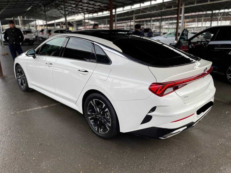 Срочно!!! продаётся машина Kia k5 2.5