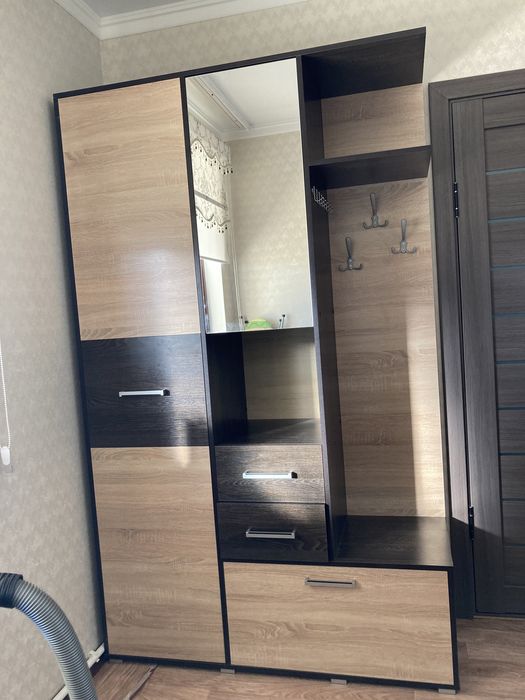 Продам шкаф для прихожей.