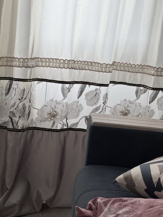 Шторые белые. Состояние хорошее.