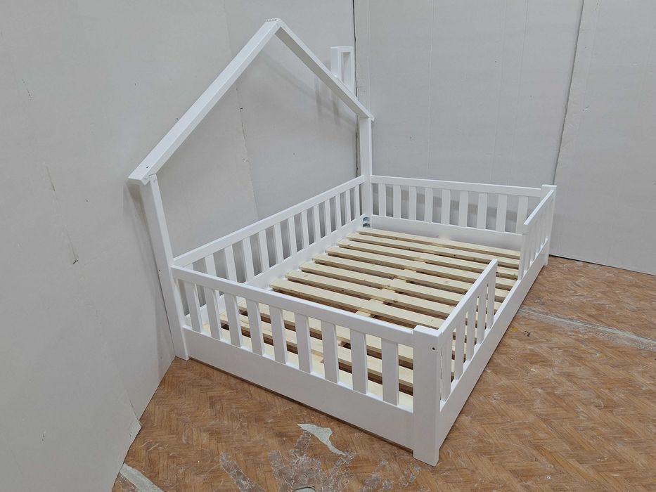 TRANSPORT GRATUIT.Pat tip casuta din lemn masiv.Cod 421