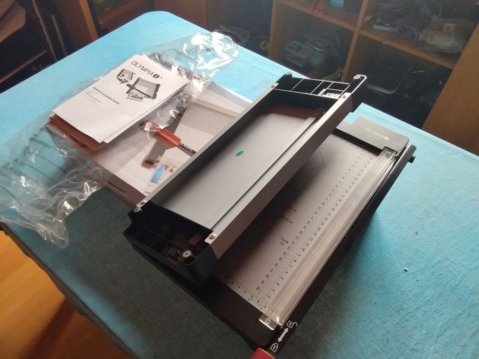 оригинална немска гилотина за рязане фотографии и визитки