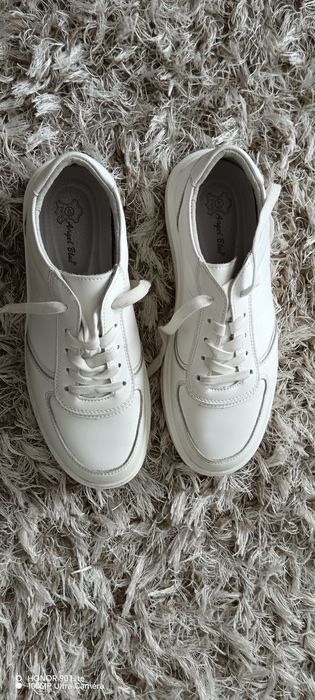 Adidași mărimea 40