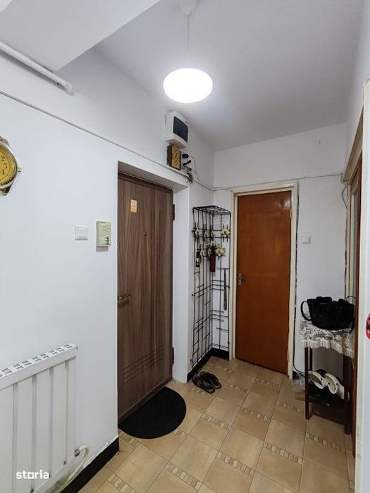 Apartament 3 camere, garaj, 74 mp, zona Decebal