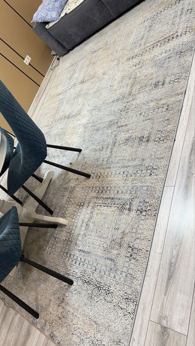 Диван и ковер 2*3