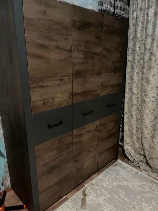 Продам спальный гарнитур