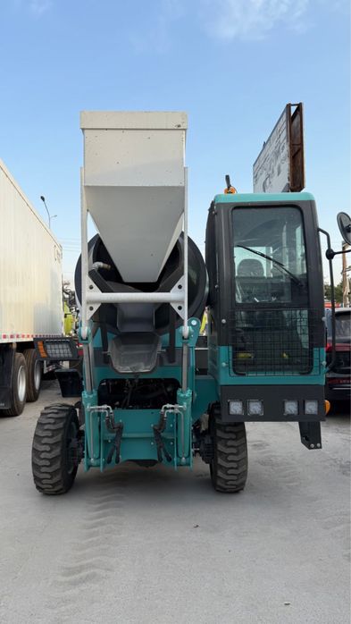 Кармикс, Karmiks ,Carmix JBC beton meshalka 0,8 kub