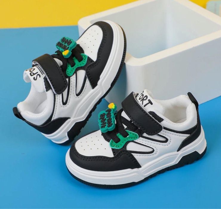 Балаларға кроссовки