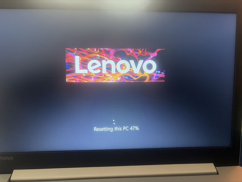 Lenovo IdeaPad 330 – Celeron N4000 – 4GB RAM – stare foarte bună