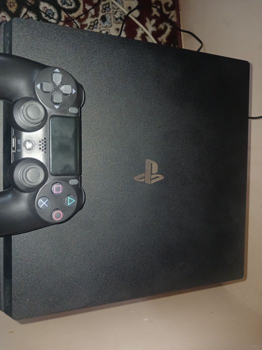 Playstation 4 pro  2 ta orginla jostik bn 15 ta oyin pes 202 disk bor