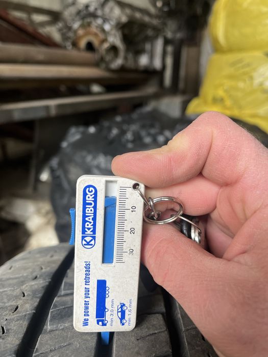 Летни бусови гуми mishelin  215/70R15C