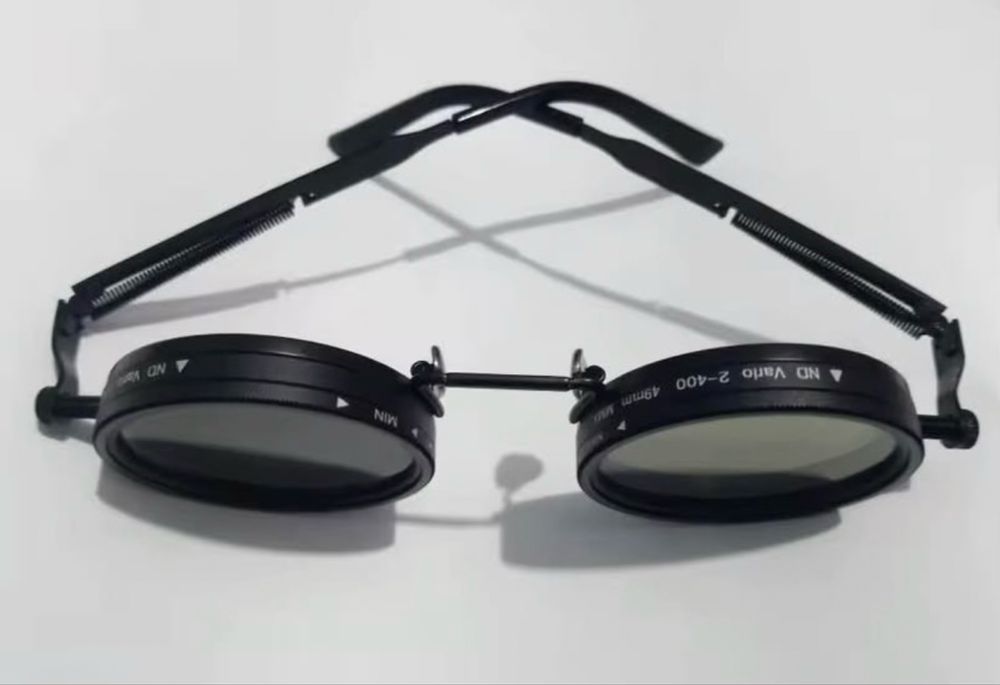 Ochelari de soare cu transparenta reglabila