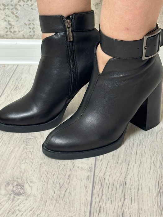 Продам ботильоны женские