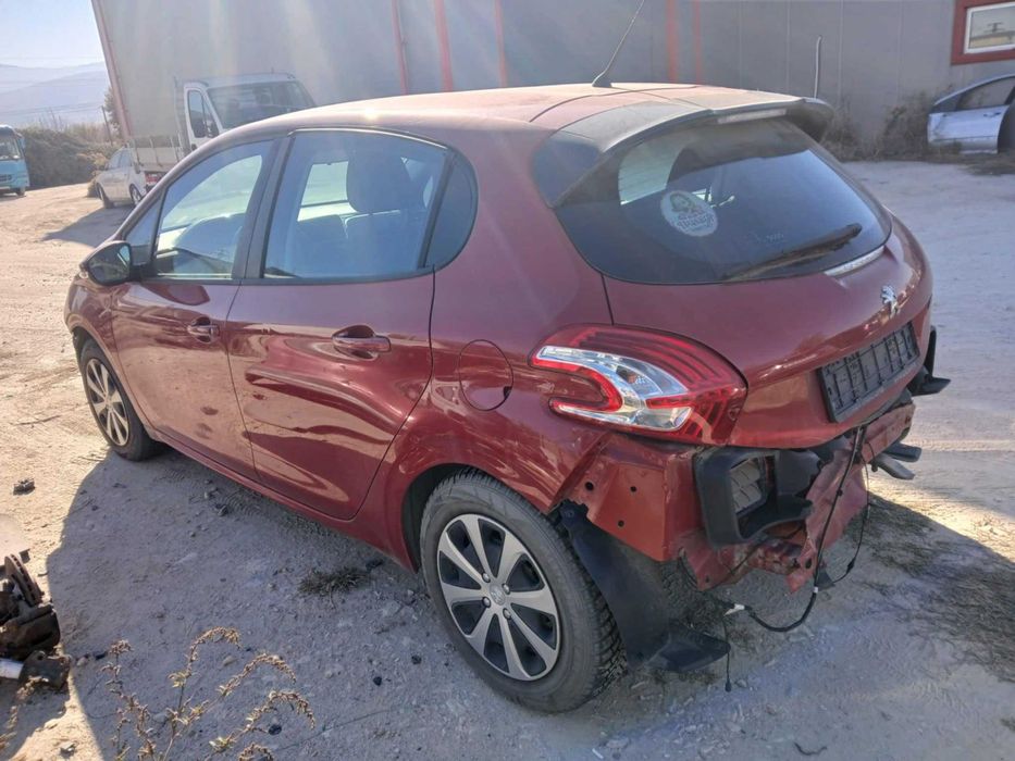 Пежо 208 , 1,4 хди . На части