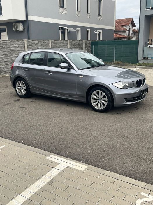 Bmw seria 1  motor de 2.0 d Navigatie