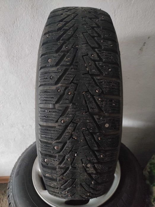 Диски с зимней резиной + колпаки