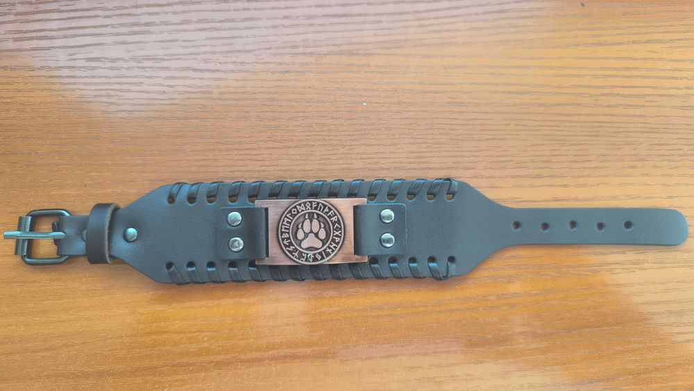 Продам красивый браслет из кожзама