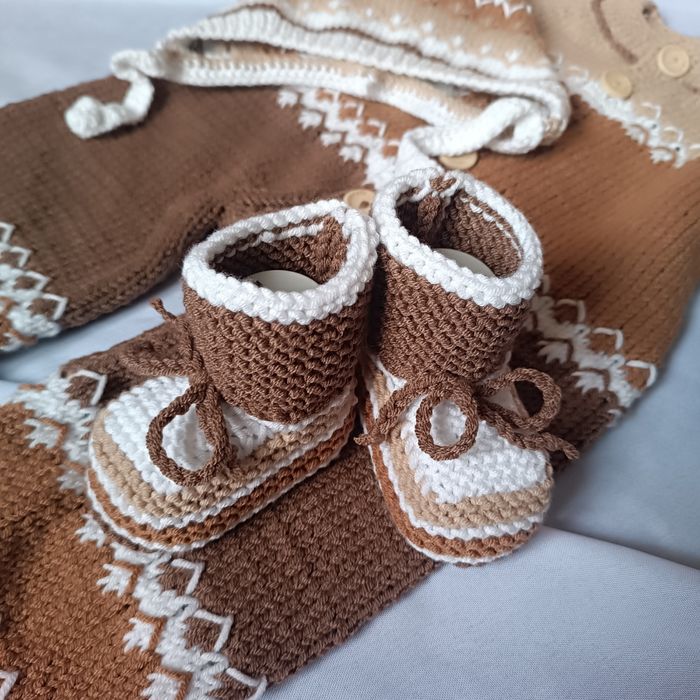 Вязанный комплект