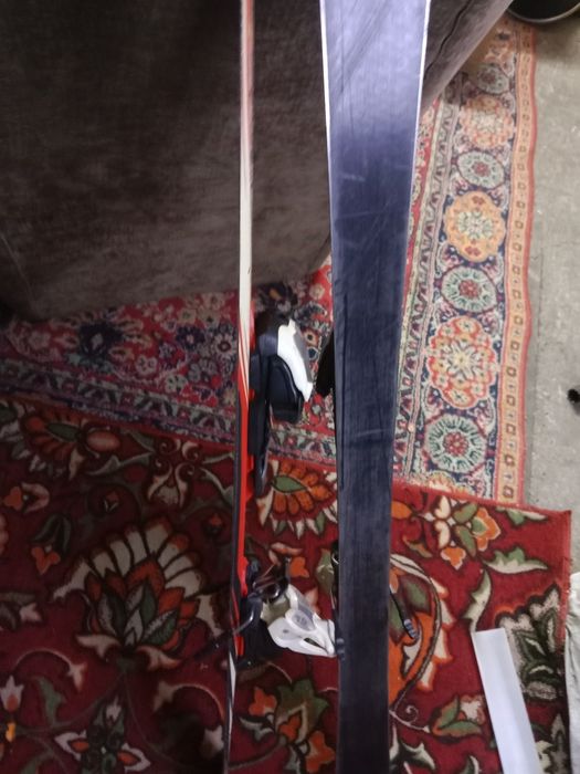 Продам горные лыжи