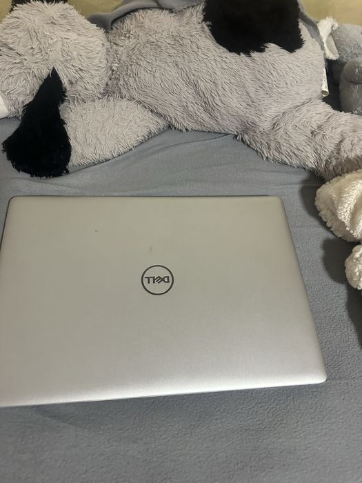 Laptop Dell inspiron i5 8th gen 2tb hdd 8 gb ram