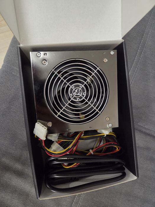 Sursa PC Raidmax 420W reali