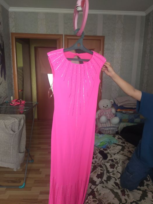 Платья вечернее розовое красивое
