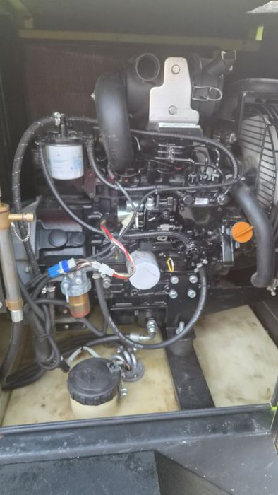 Turn de lumini cu generator 220v