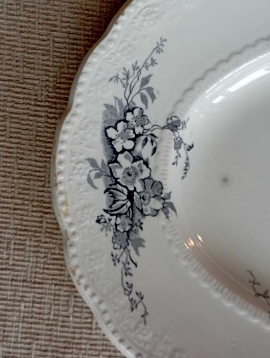 Руски царски порцеланови чинии производство Кузнецов!