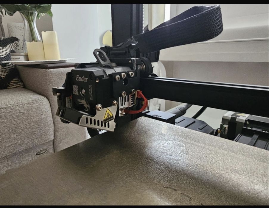 Creality Ender 3 Pro + filament + lipici special inclus
