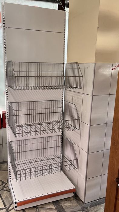 Крайстенен стелаж за хляб с телен рафт (кошница)