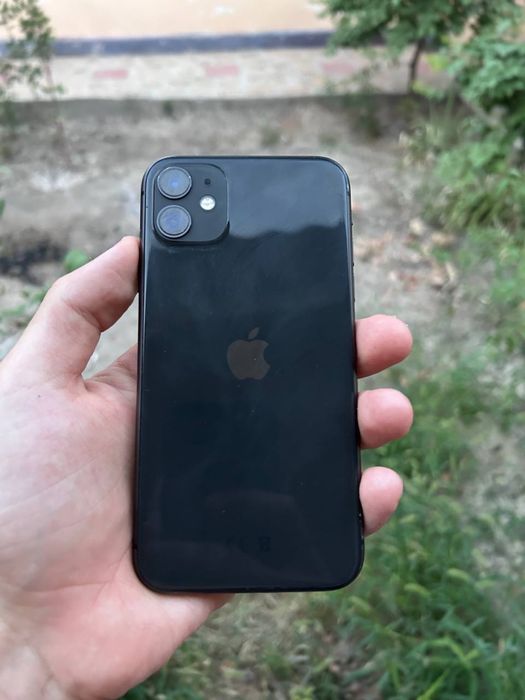 Продаю iPhone 11 с гарантией