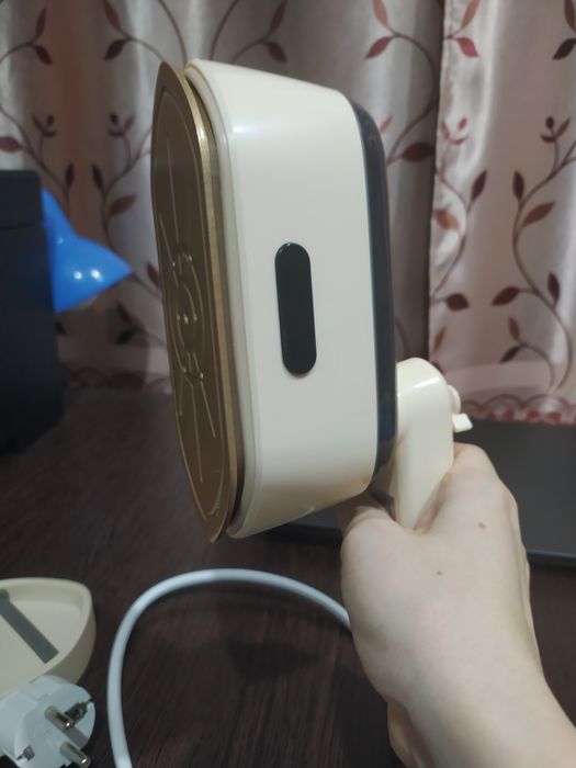 Продам ручной мини отпариватель