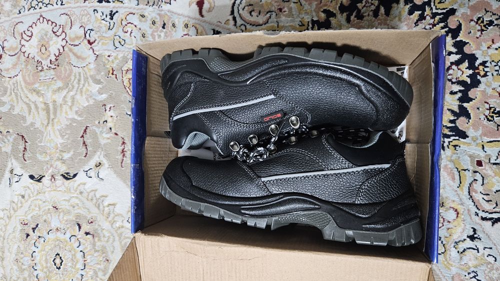 Продам ботинки рабочие новые