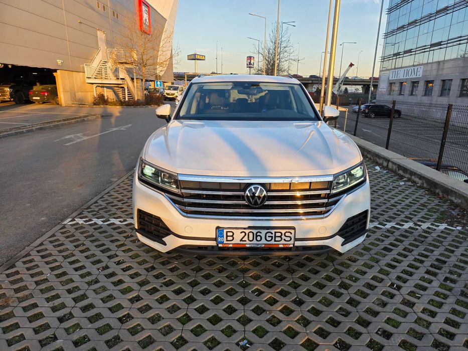 Volkswagen Touareg stare excelenta, service-ata la service-ul oficial