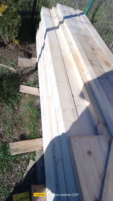 Scândură și grinzi