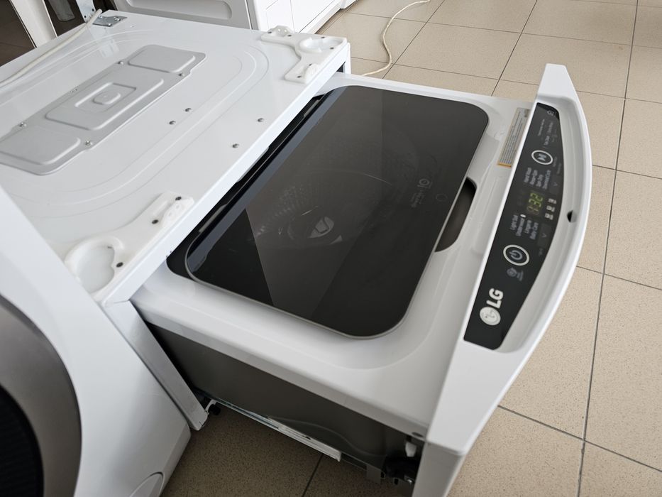 Малка Пералня LG