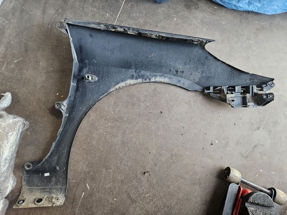 Ляв калник Пежо 307 фейс 2008г