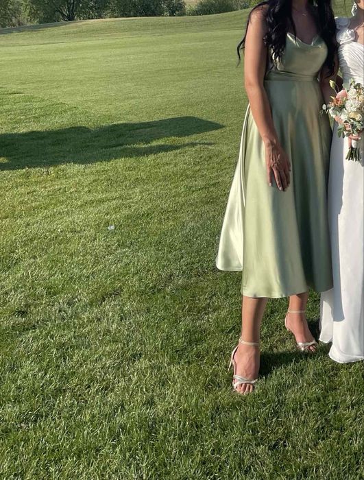 Официална рокля в цвят мента