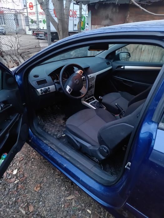 Vând sau schimb Opel Astra GTC